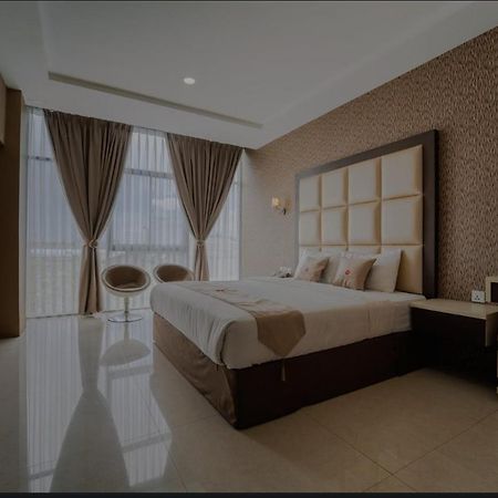 Osaka Hotel Batam Nagoya Exterior photo