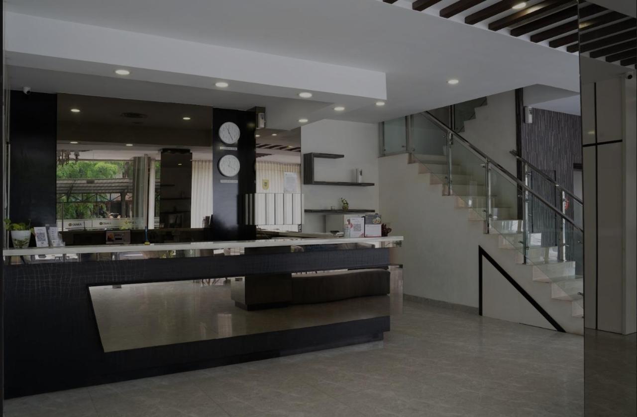Osaka Hotel Batam Nagoya Exterior photo
