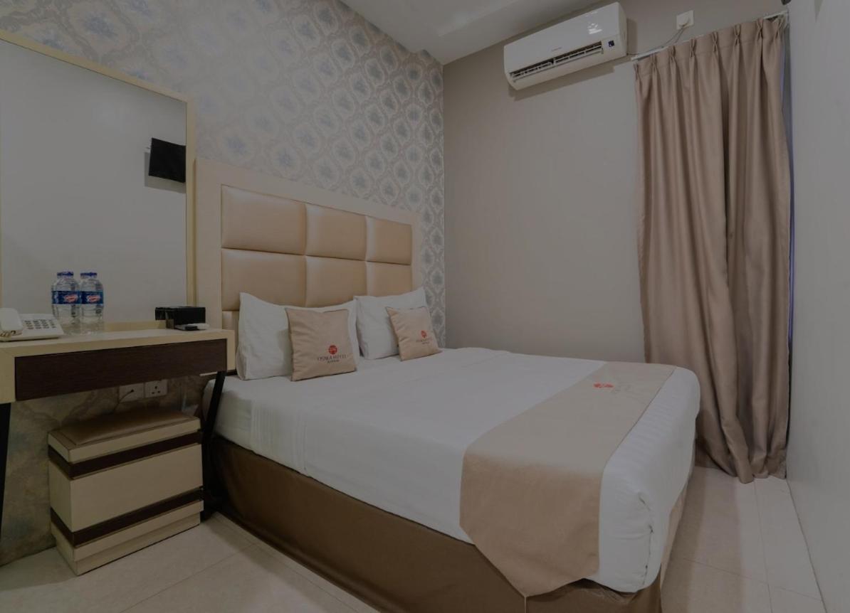 Osaka Hotel Batam Nagoya Exterior photo