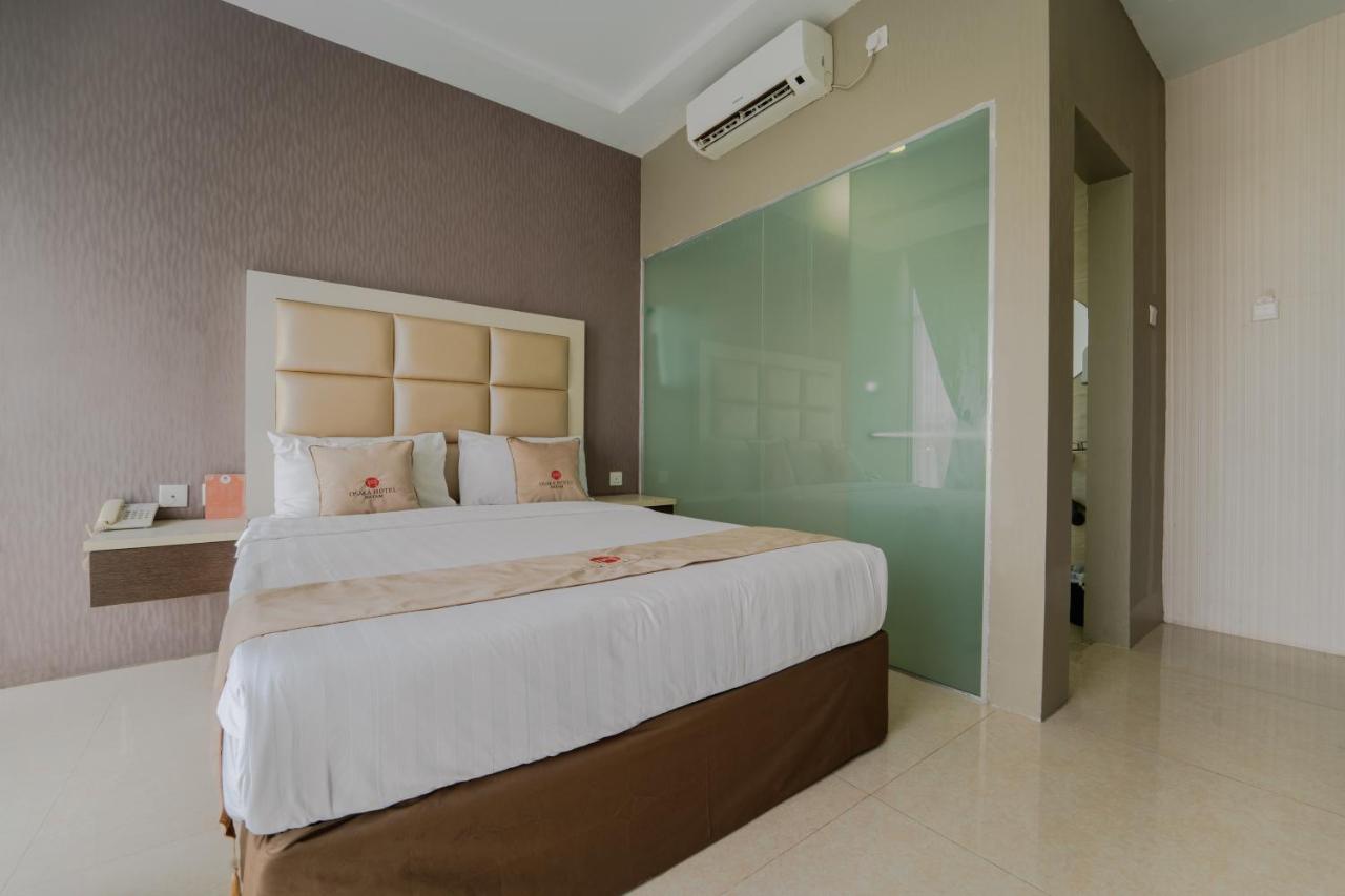 Osaka Hotel Batam Nagoya Exterior photo