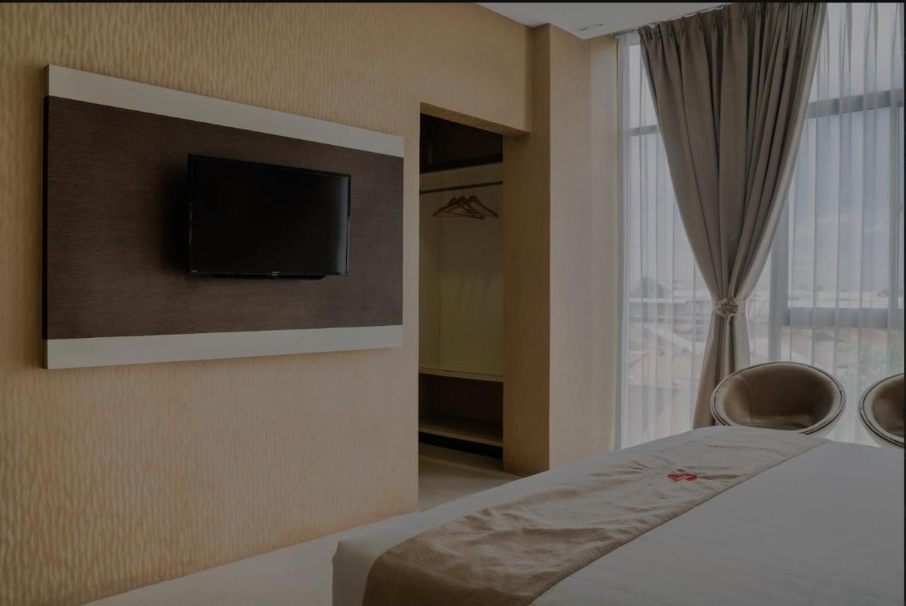 Osaka Hotel Batam Nagoya Exterior photo